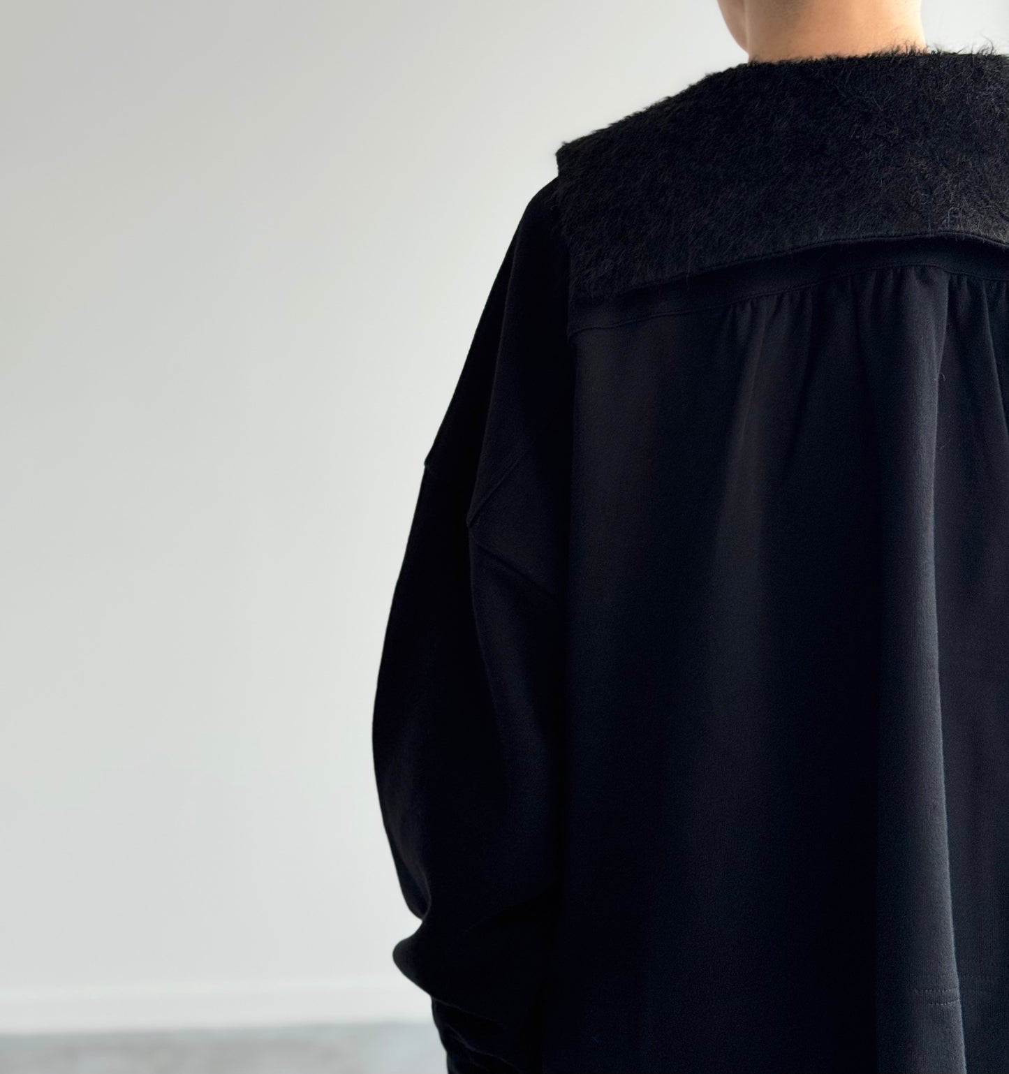 シャギーセーラーカラー プルオーバー Porter des boutons ポルテデブトン 通販 取扱店