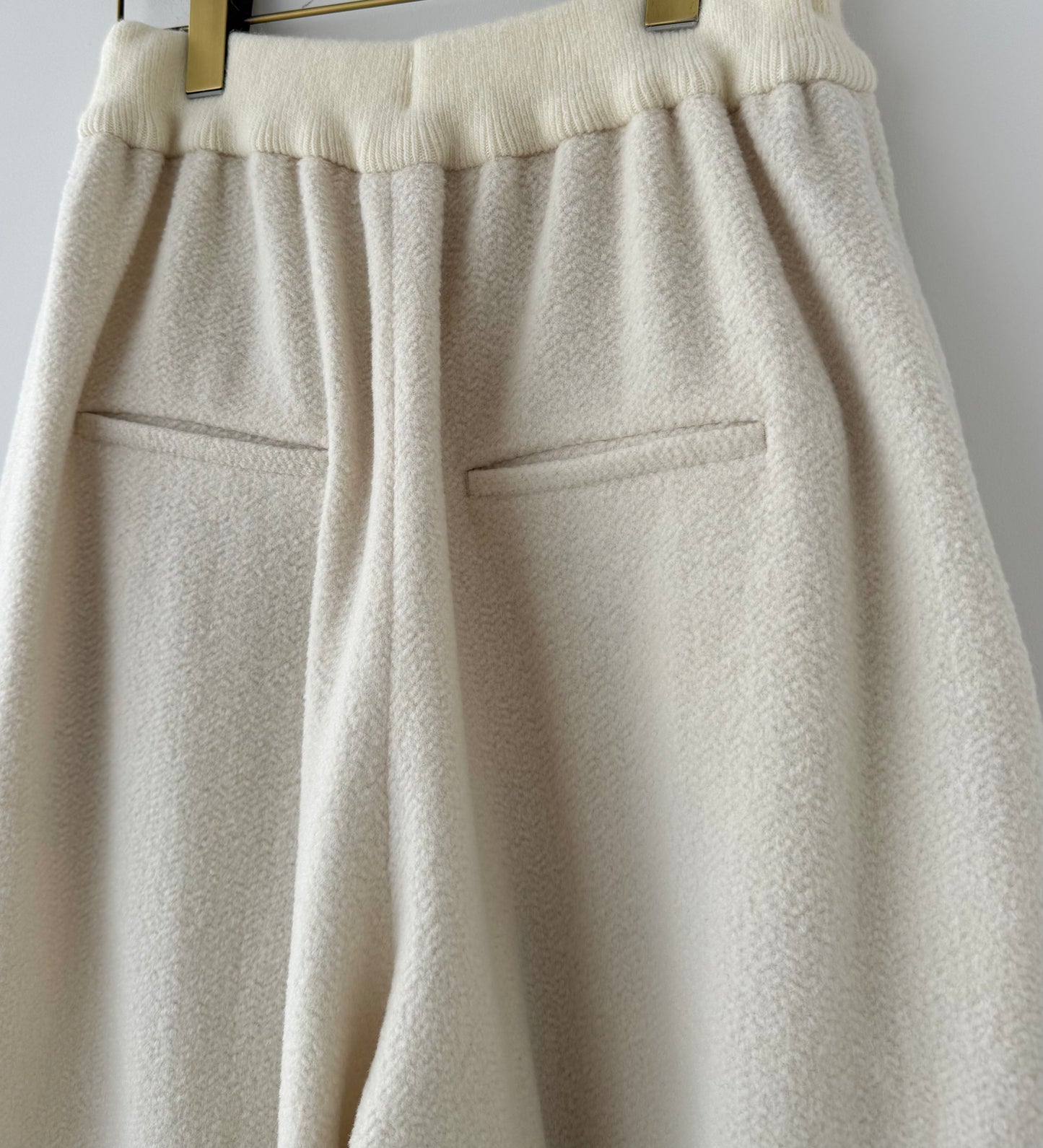 WAIST RIB KNIT 3 TUCK TAPERED PANTS TENNE HANDCRAFTED MODERN パンツ 通販 取扱店
