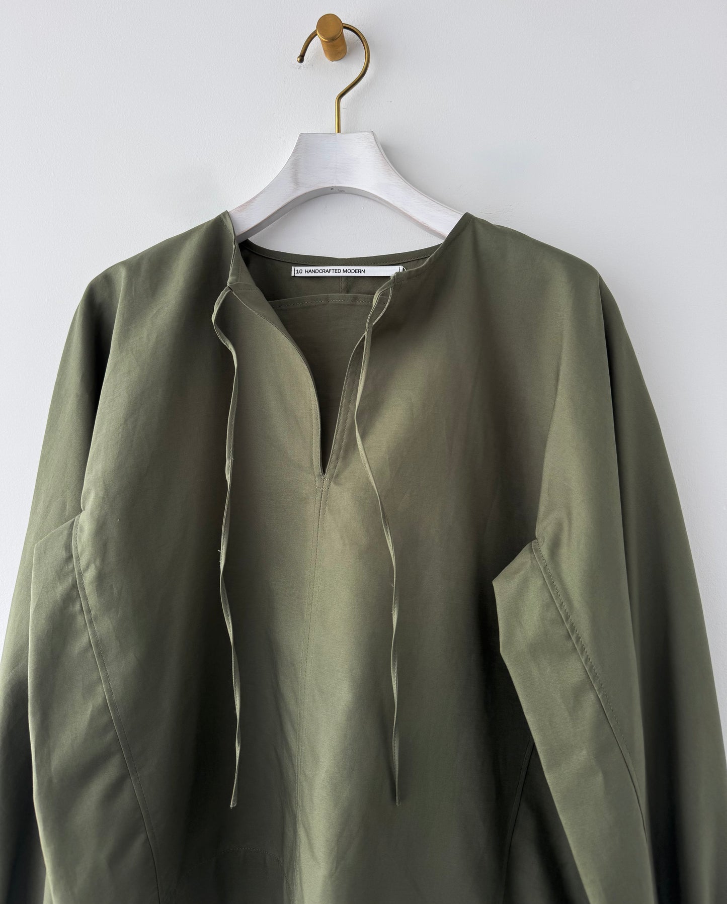 VOLUME SLEEVE PULLOVER (OLIVE) TENNE HANDCRAFTED MODERN ブラウス 通販 取扱店