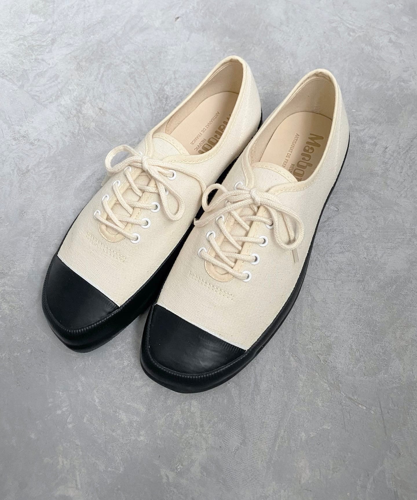 HOLECUT SNEAKERS Marbot スニーカー 通販