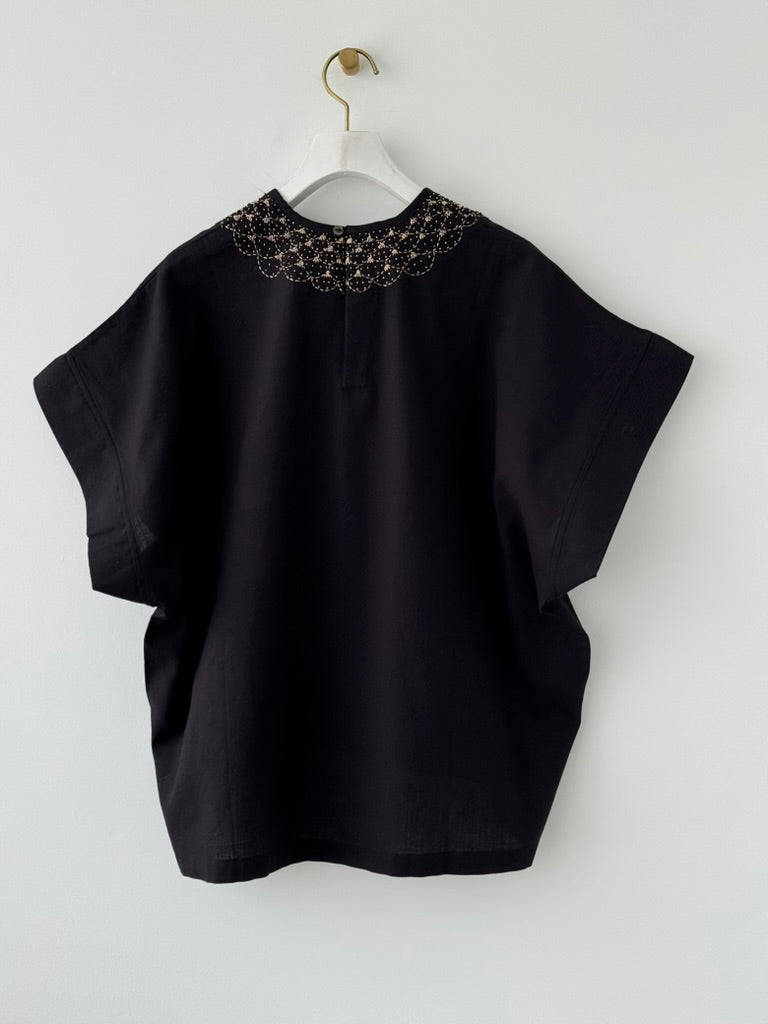 Embroidery Woven-T