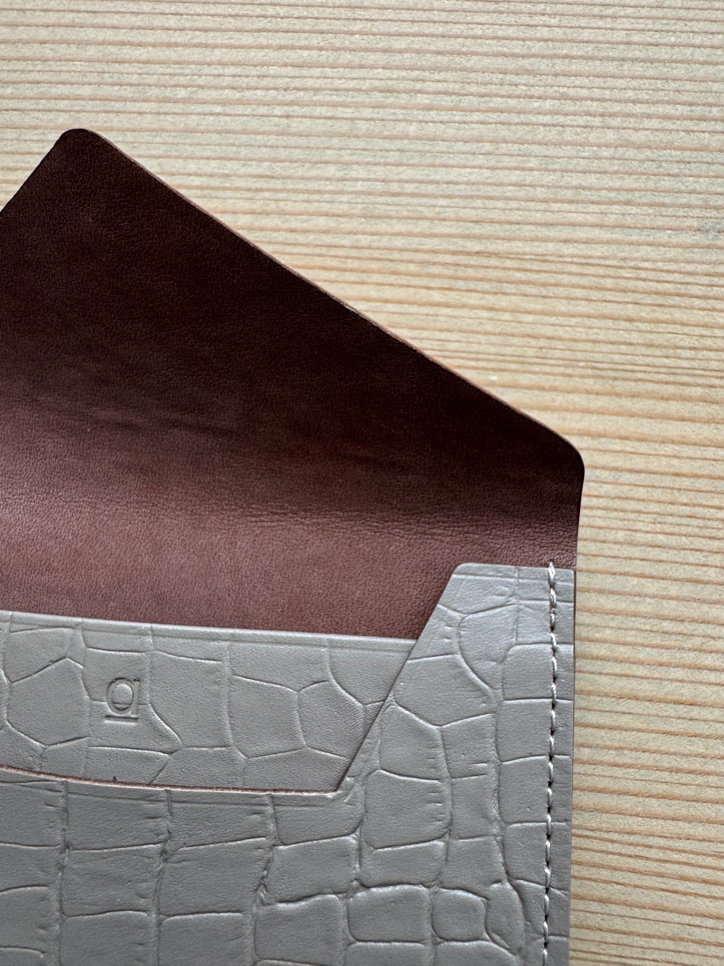 STONE PATH CARD CASE