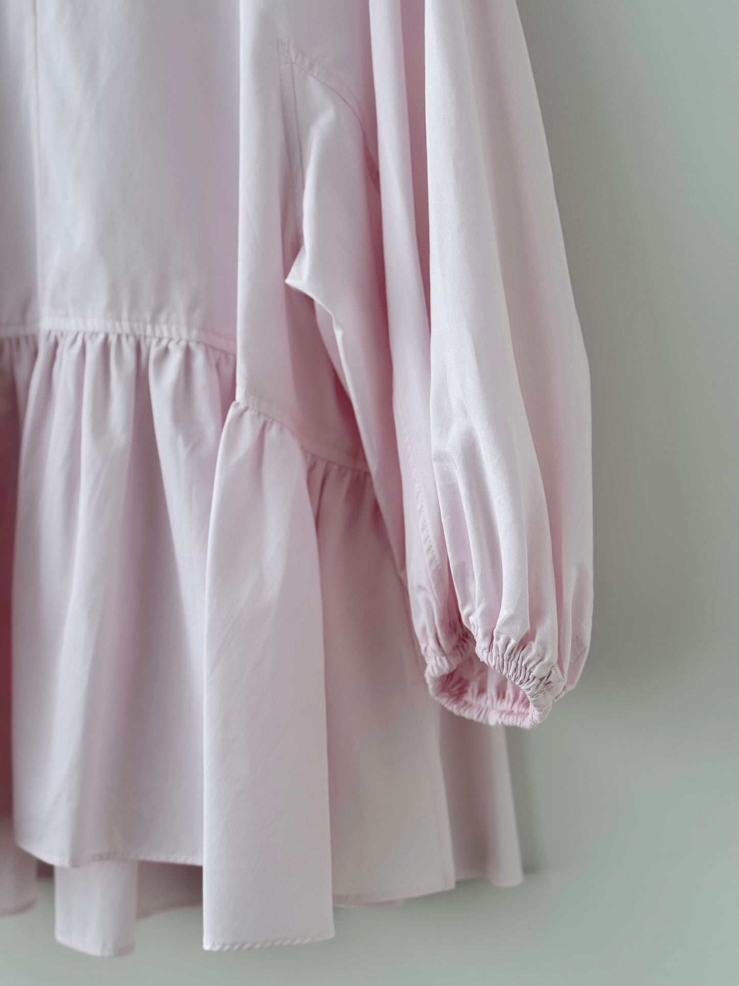 VOLUME SLEEVE GATHER PULLOVER TENNE HANDCRAFTED MODERN ブラウス 通販 取扱店