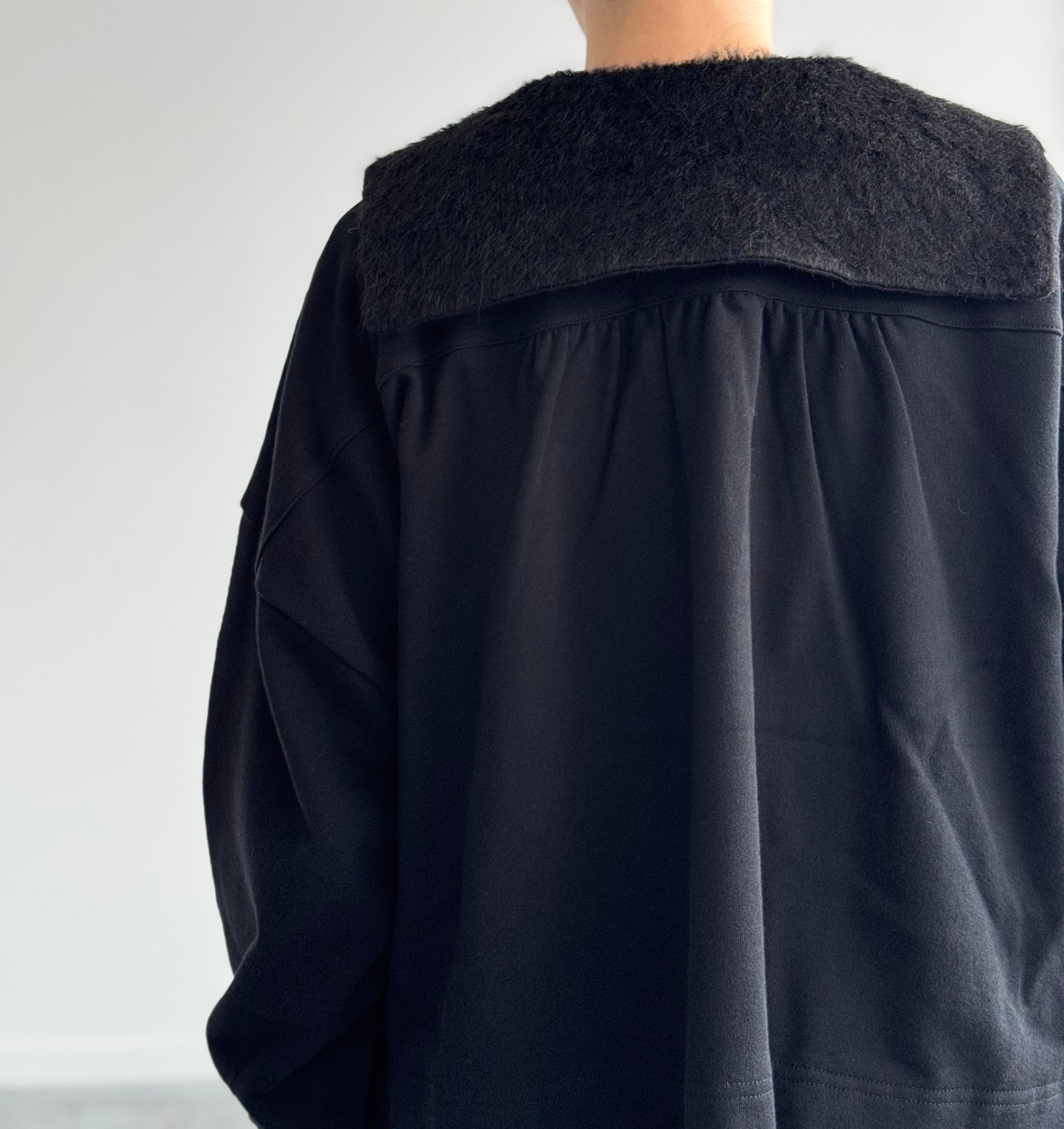 シャギーセーラーカラー プルオーバー Porter des boutons ポルテデブトン 通販 取扱店