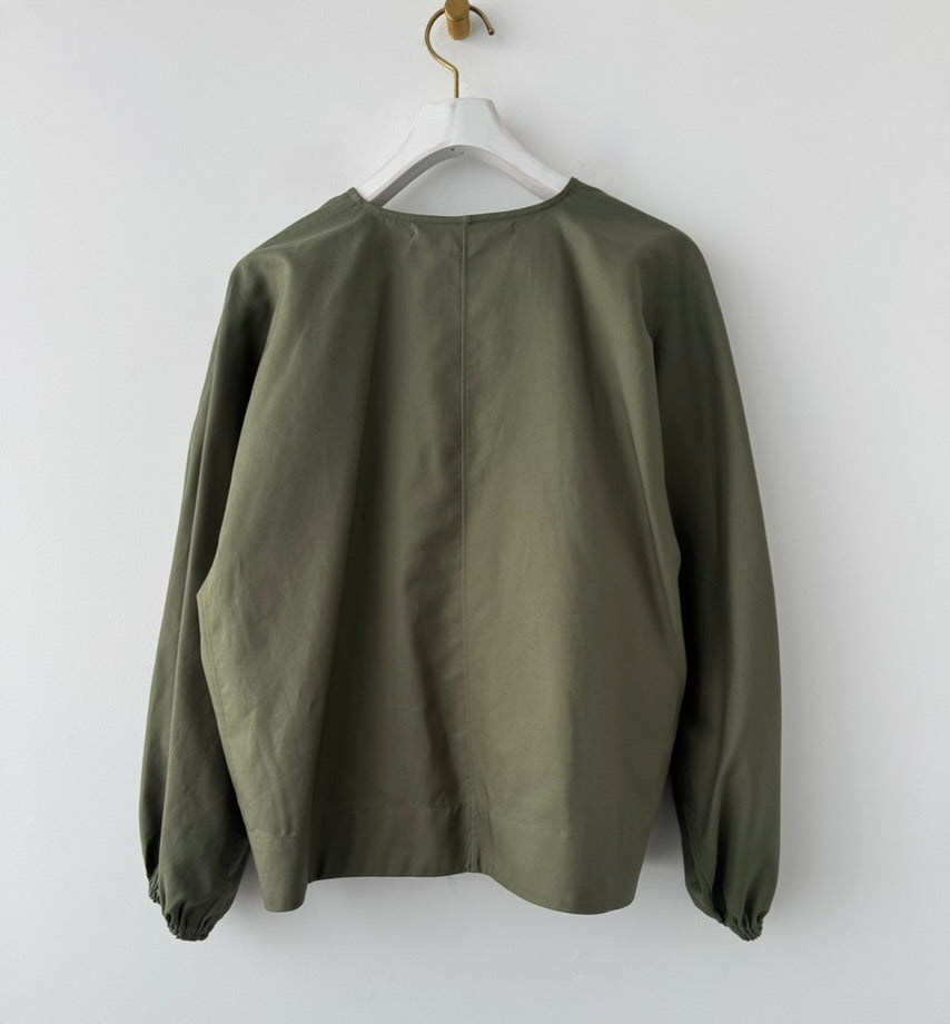 VOLUME SLEEVE PULLOVER (OLIVE) TENNE HANDCRAFTED MODERN ブラウス 通販 取扱店
