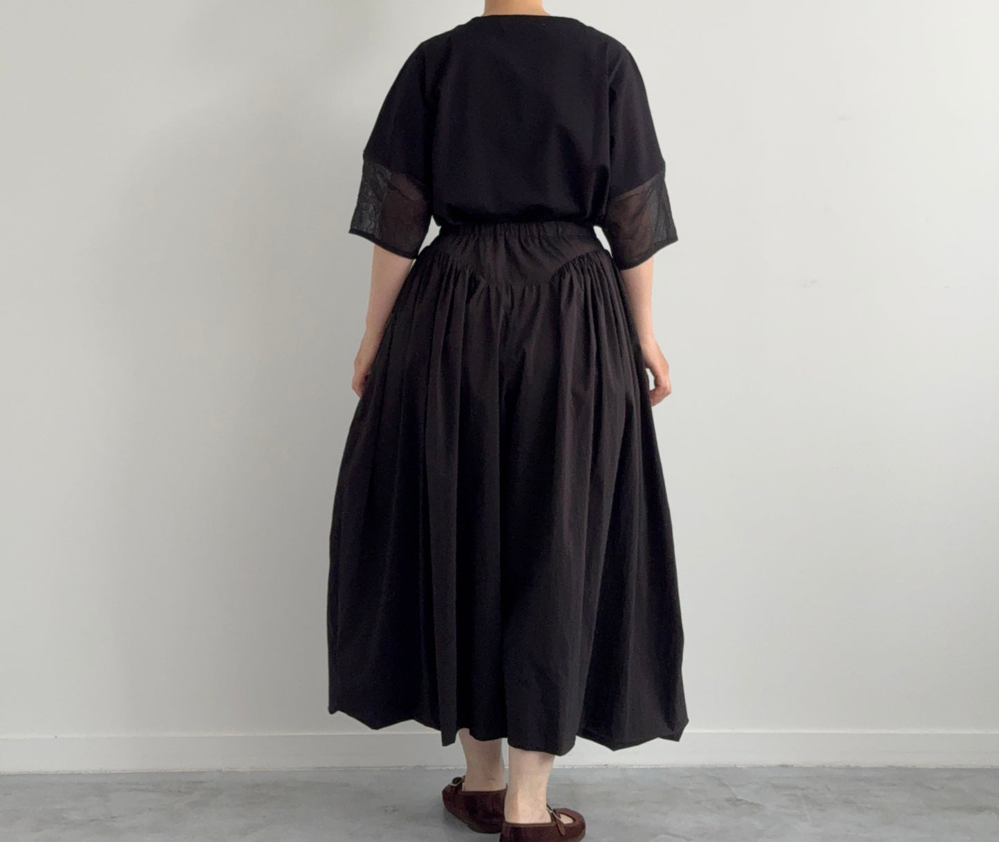 ROUND GATHER WIDE PANTS