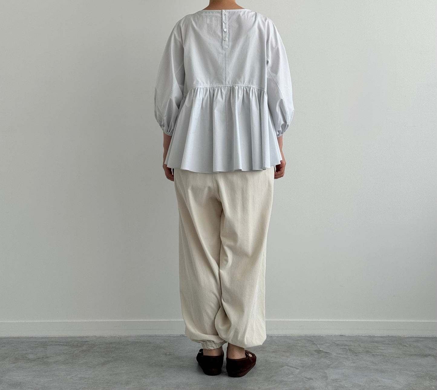 VOLUME SLEEVE GATHER PULLOVER TENNE HANDCRAFTED MODERN ブラウス 通販 取扱店