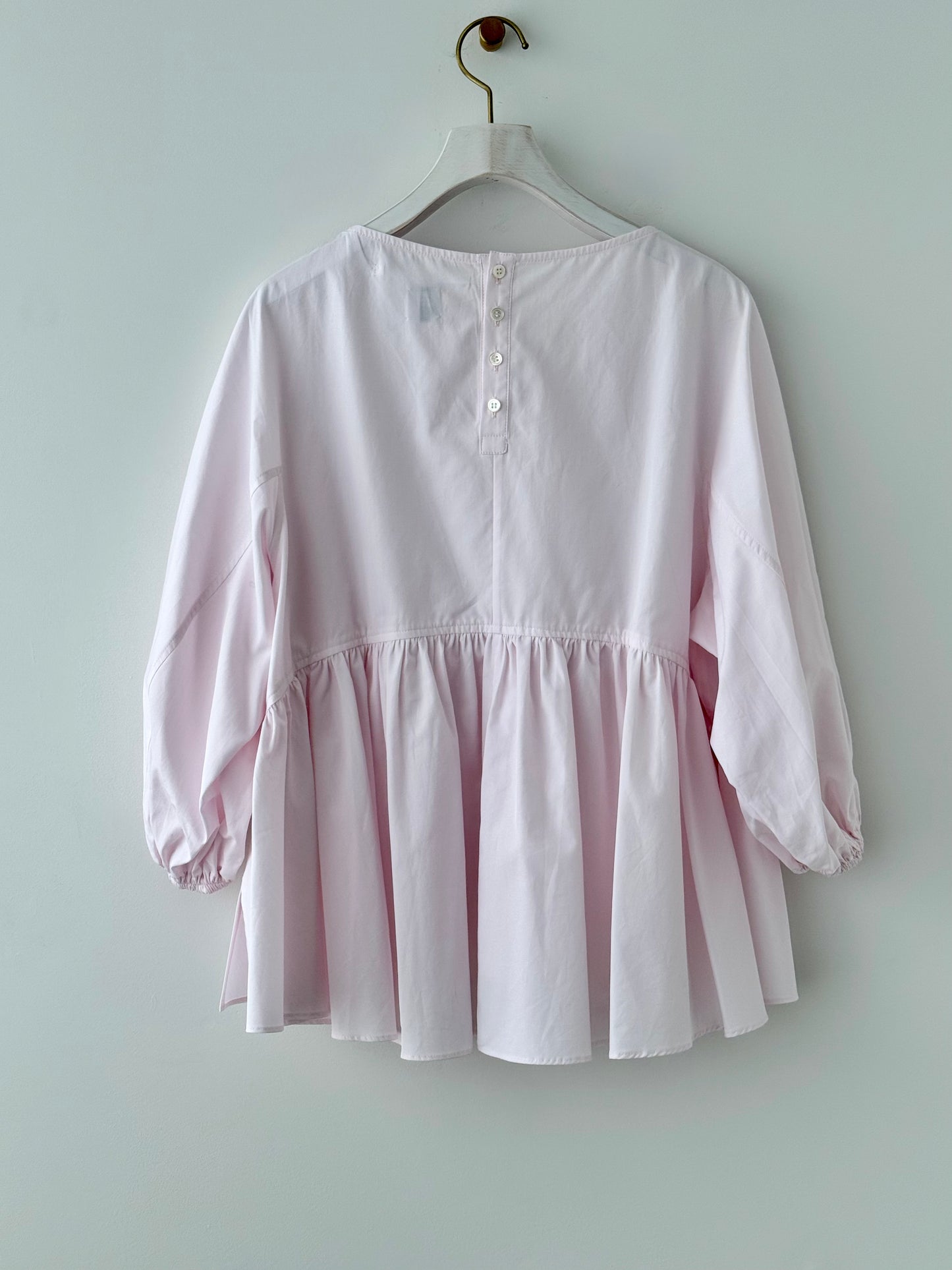 VOLUME SLEEVE GATHER PULLOVER TENNE HANDCRAFTED MODERN ブラウス 通販 取扱店