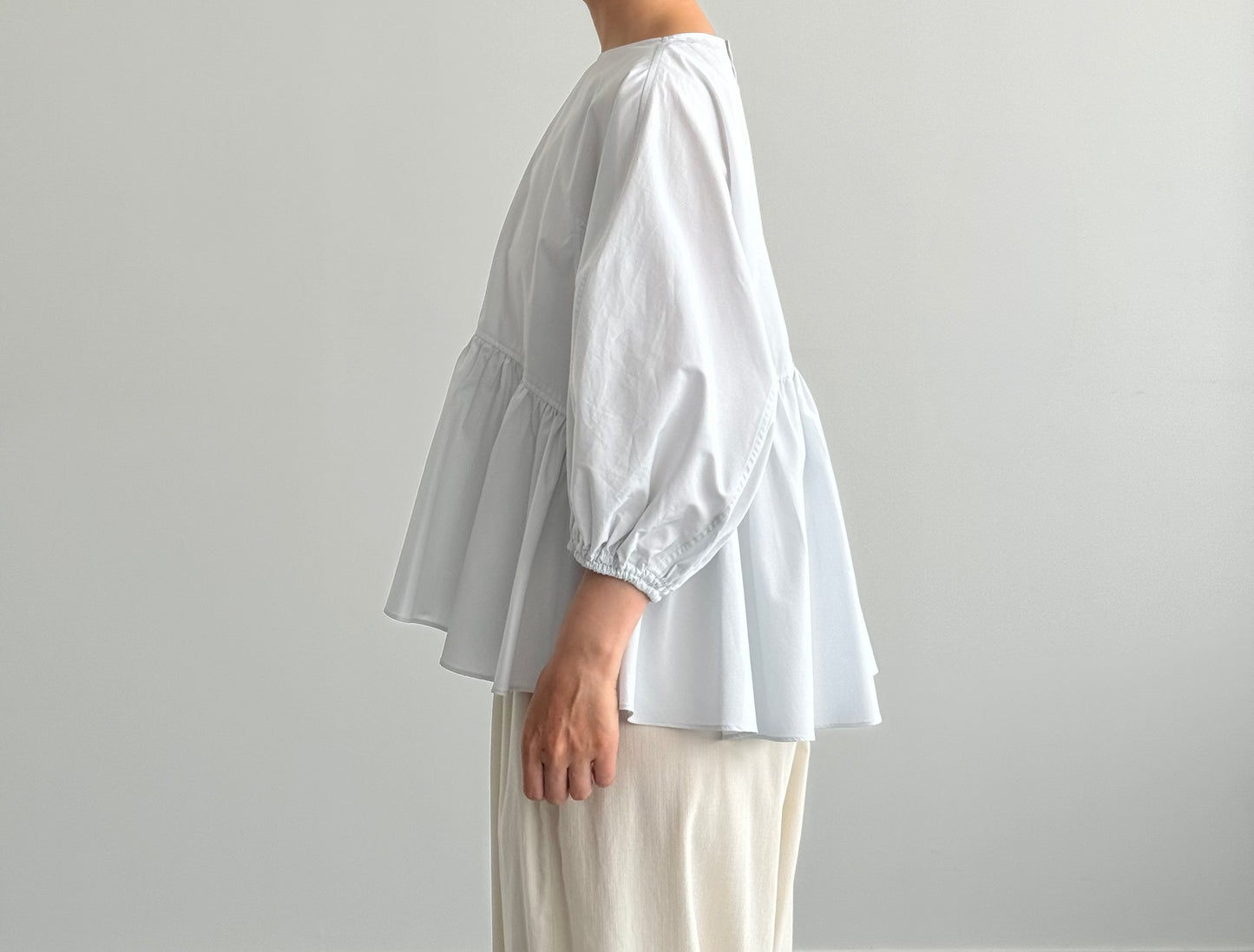 VOLUME SLEEVE GATHER PULLOVER TENNE HANDCRAFTED MODERN ブラウス 通販 取扱店