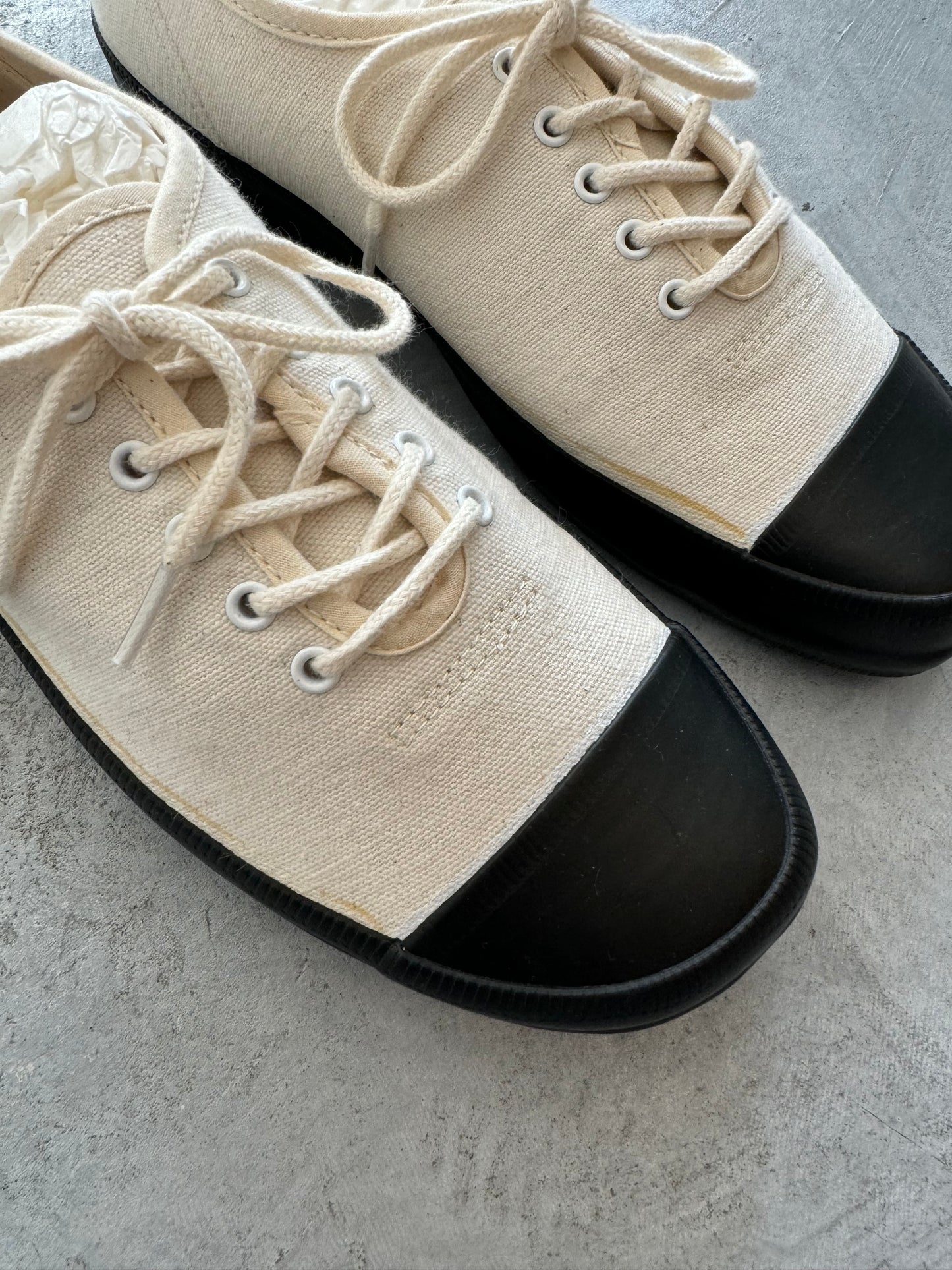 HOLECUT SNEAKERS Marbot スニーカー 通販