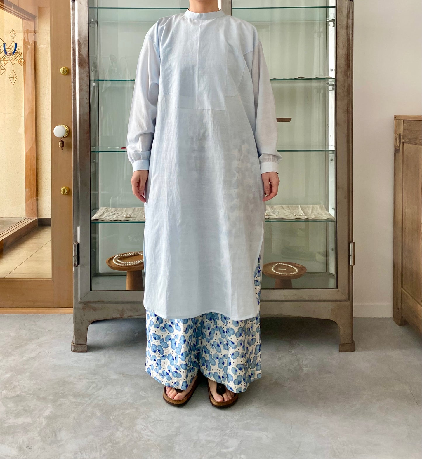 Embroidery Tuck Pants ( White/Blue) BUNON ブノン パンツ 通販