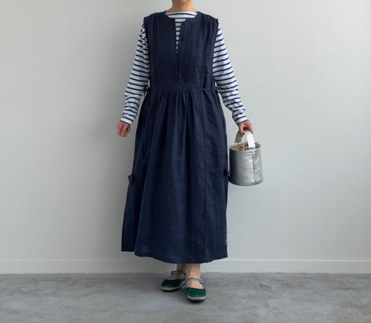 ピンタックワンピース　Porter des boutons ポルテデブトン　通販　取扱店　ネイビー着画　正面