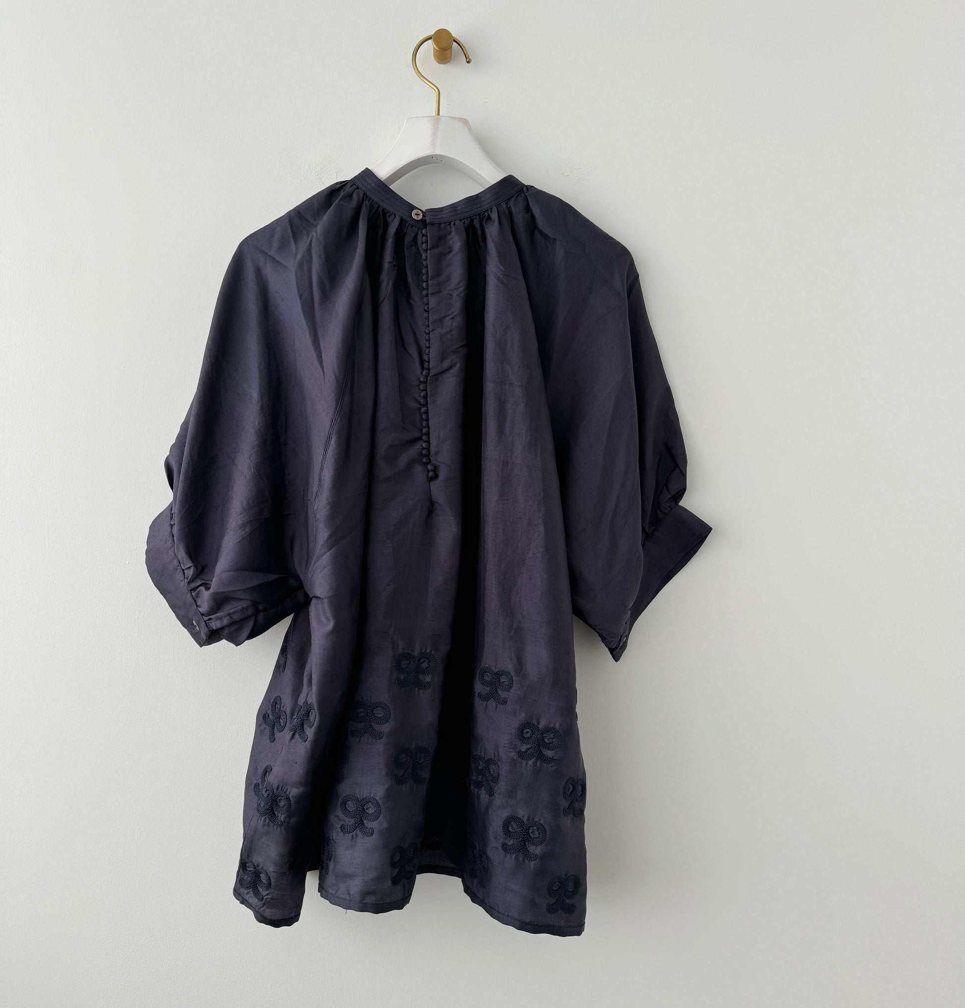 Tie Embroidery Blouse　BUNON　ブノン　ブラウス　通販　取扱店