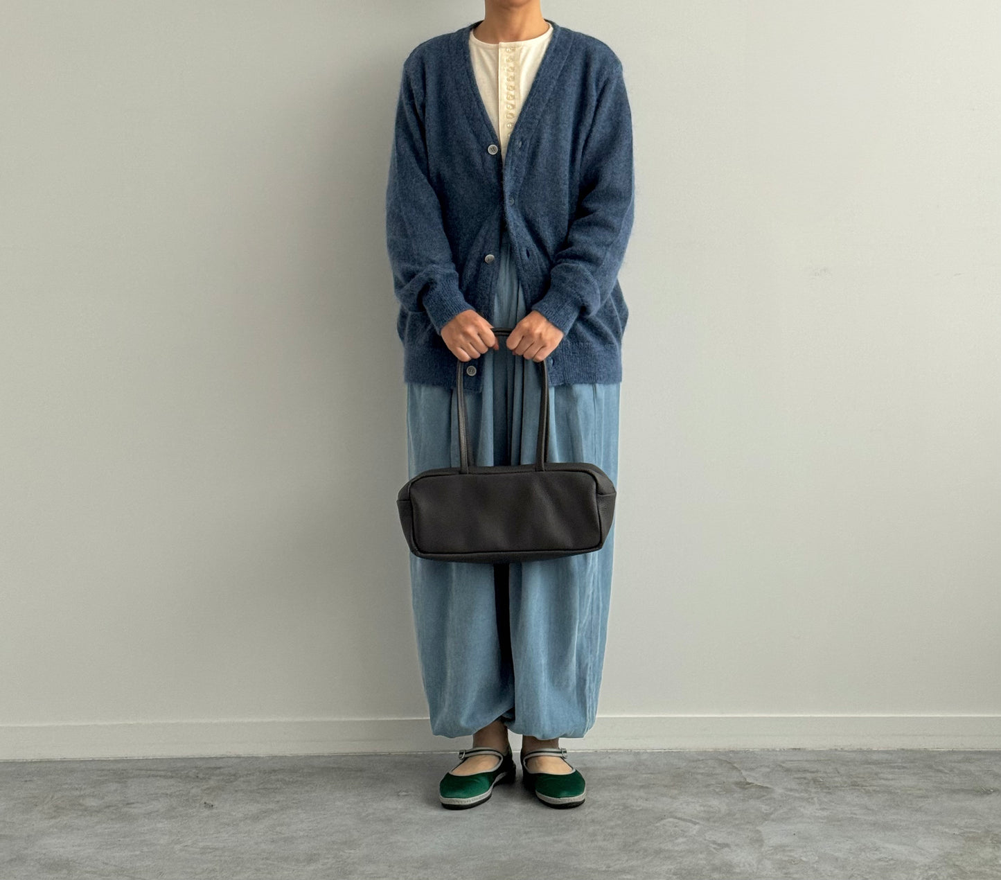 FLUTE BAG (シボ / CHARCOAL GRAY)  a (アー）フルートバッグ　通販　取扱店