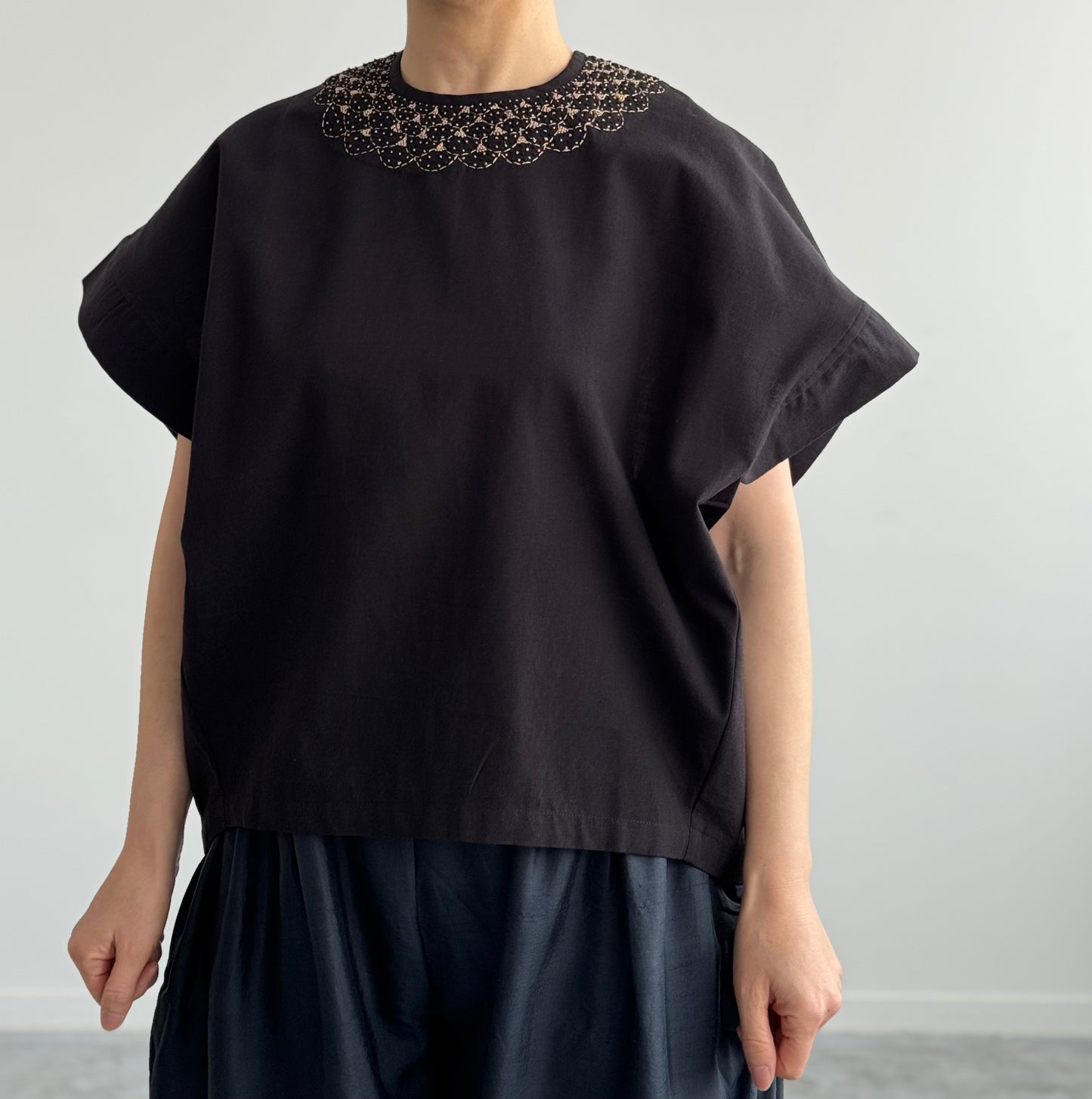 Embroidery Woven-T　BUNON ブノン　ブラウス　通販　取扱店