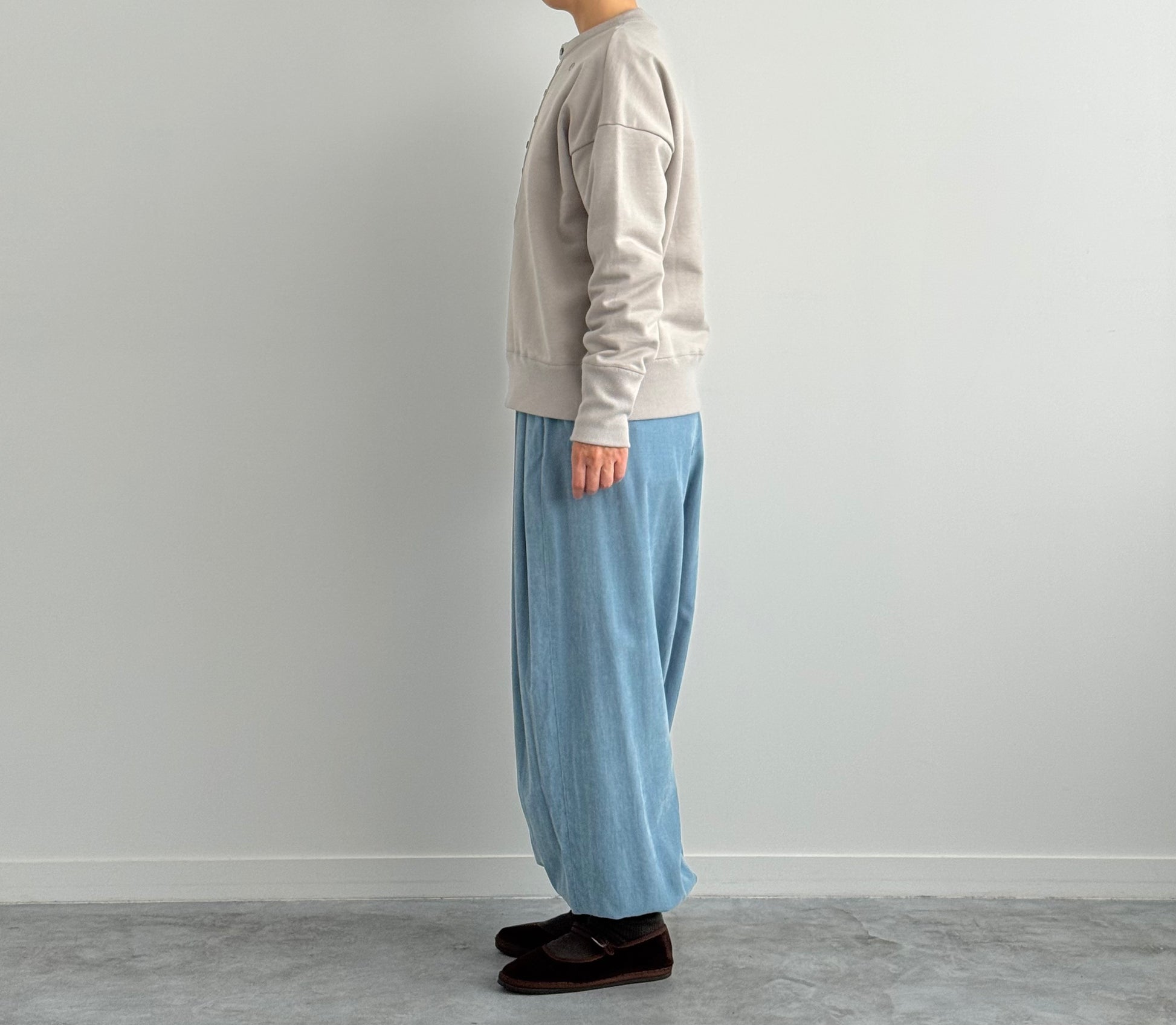 ボタンフロントのスウェット CHEVAL plus　通販　取扱店