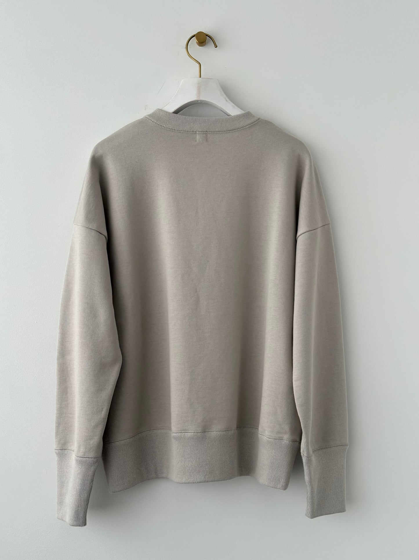 ボタンフロントのスウェット