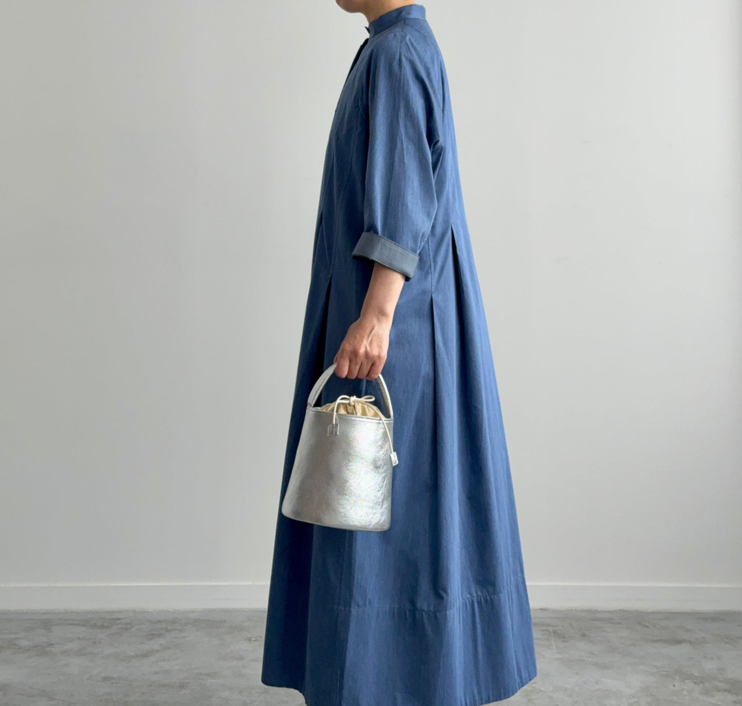 BUCKET BAG MINI バケットバッグ ミニ　a アー　通販　取扱店　silver 着画