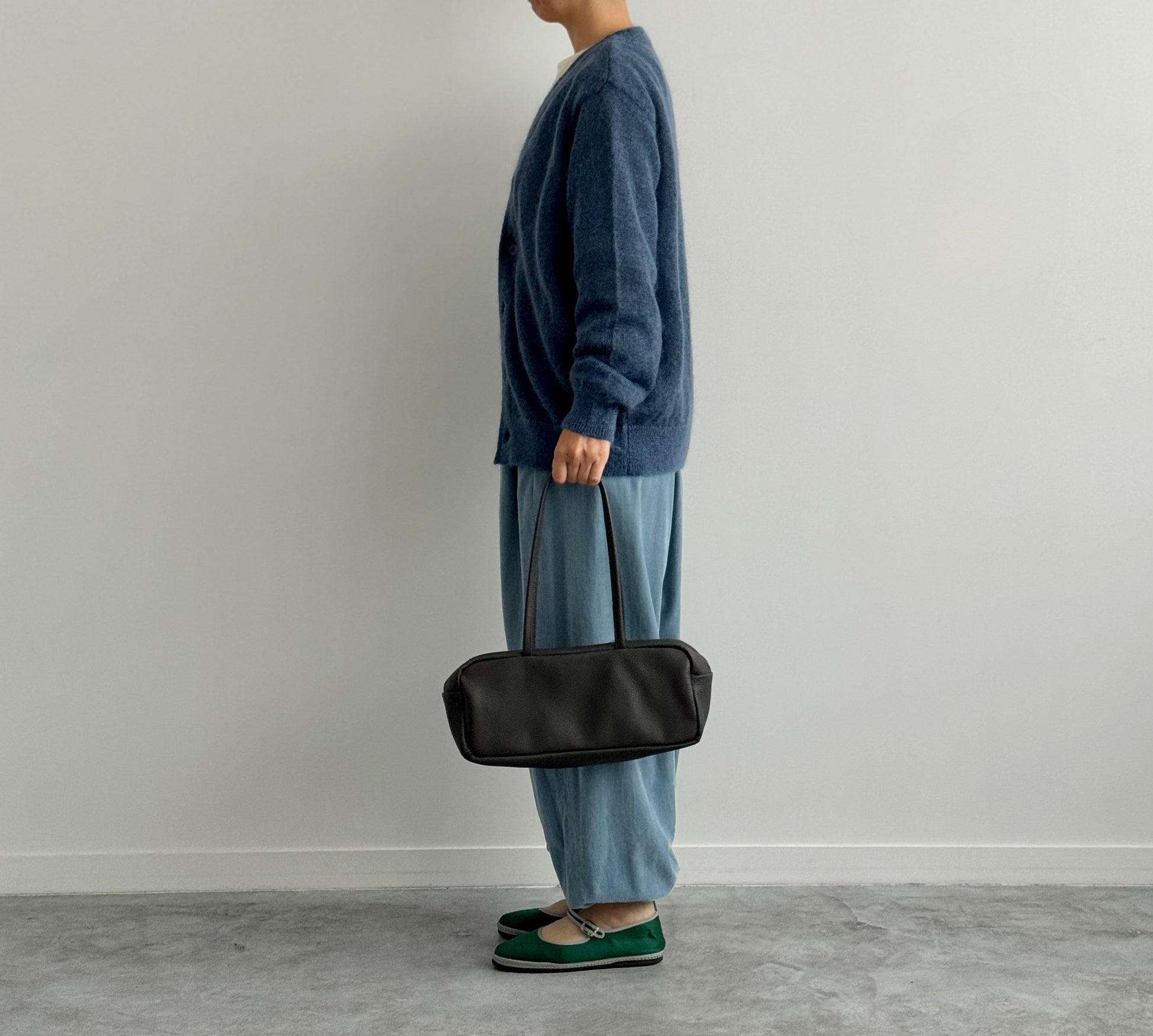 FLUTE BAG (シボ / CHARCOAL GRAY)  a (アー）フルートバッグ　通販　取扱店