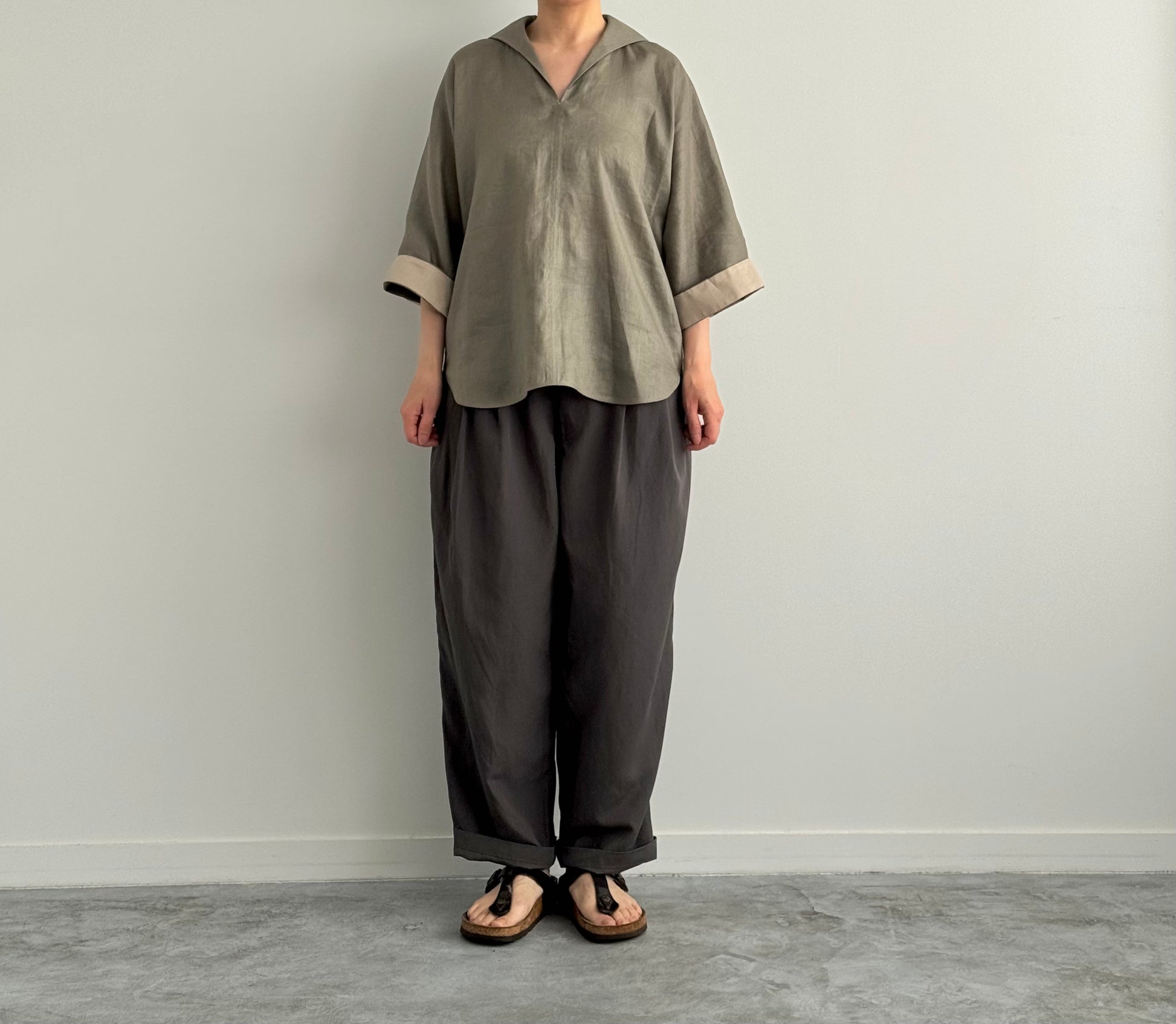 CHEVALのパンツ CHEVAL plus　通販　取扱店　gray 着画　正面