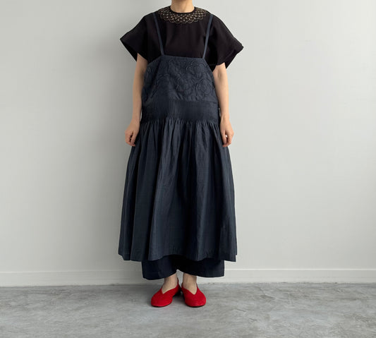 BUNON FLOWER RIBBON SKIRT CHARCOAL 着画　正面
