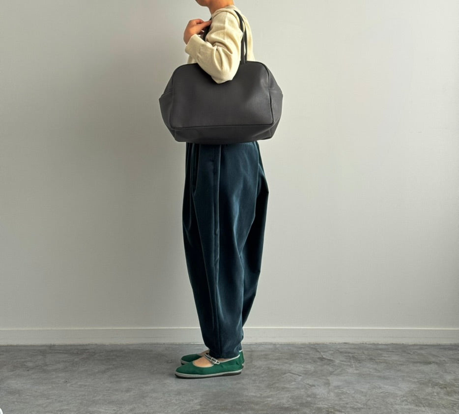 Boston L (シボ / CHARCOAL GRAY)  a(アー）ボストン　通販　取扱店