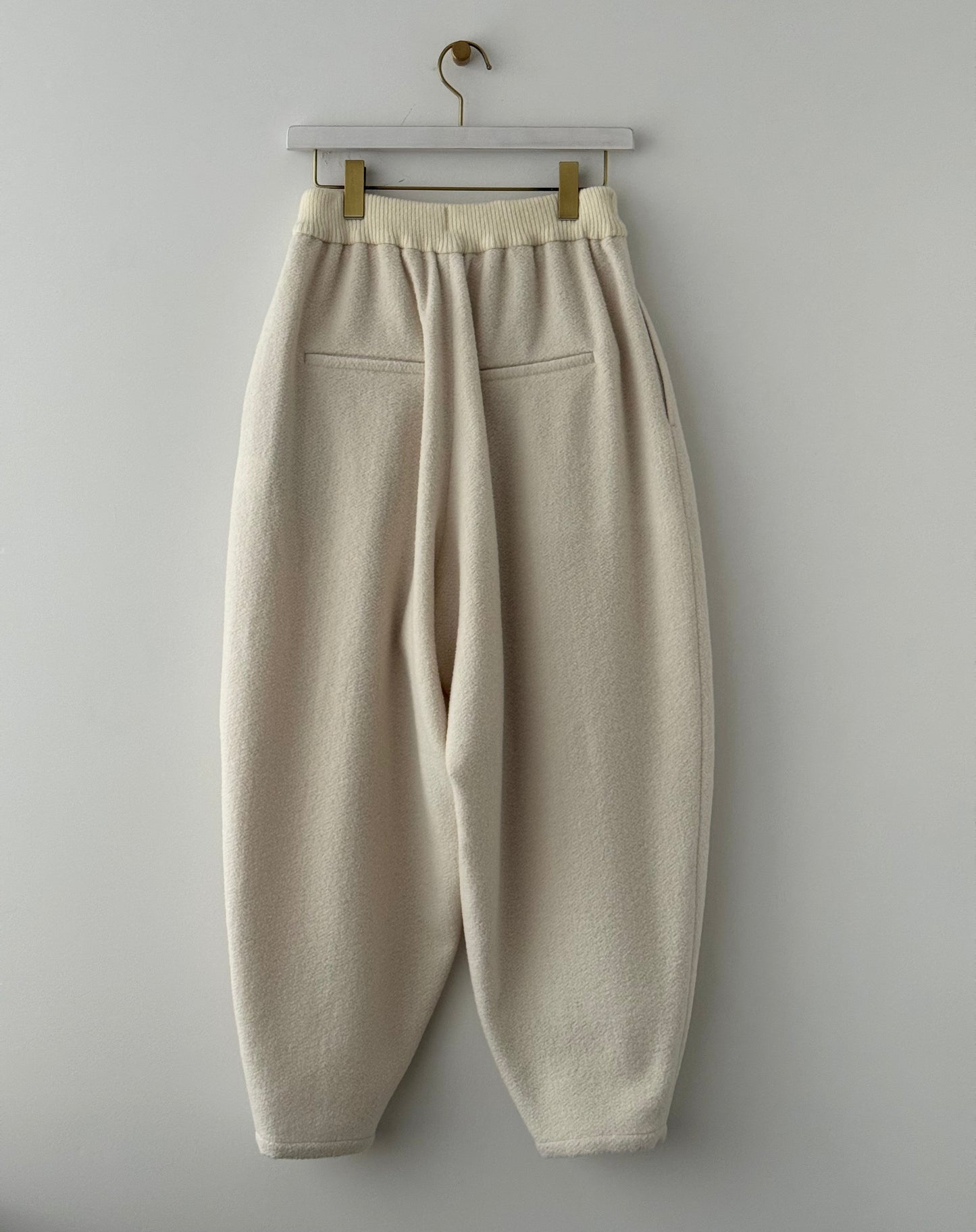 WAIST RIB KNIT TAPERED PANTS　TENNE HANDCRAFTED MODERN パンツ　通販　取扱店