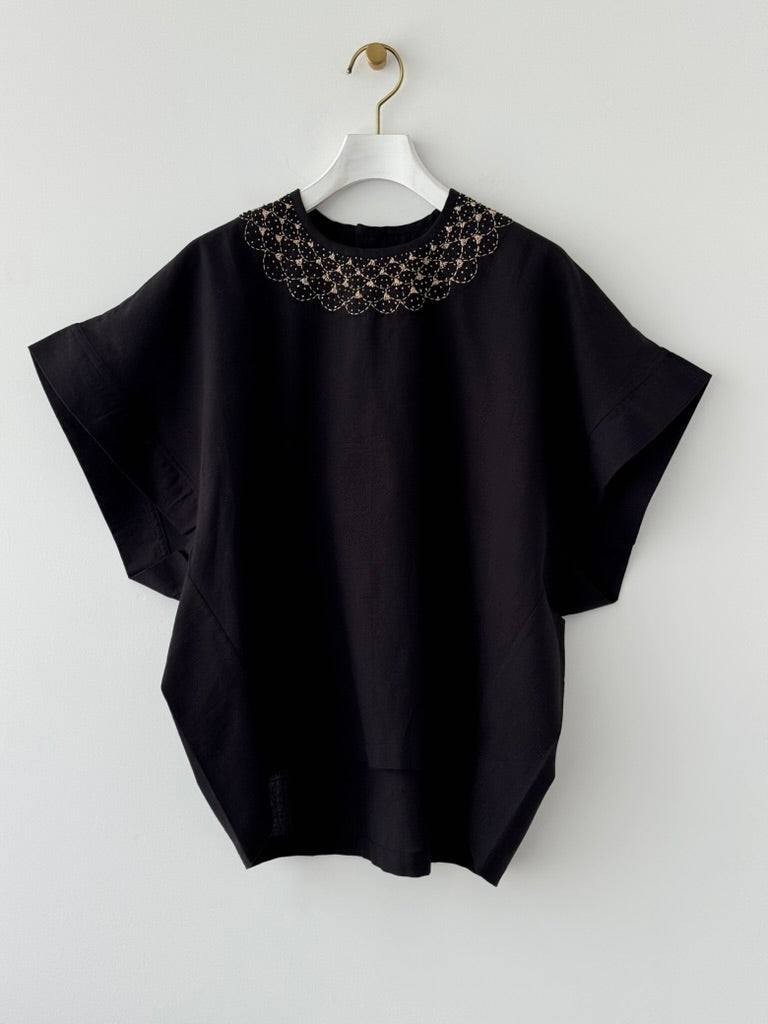 Embroidery Woven-T