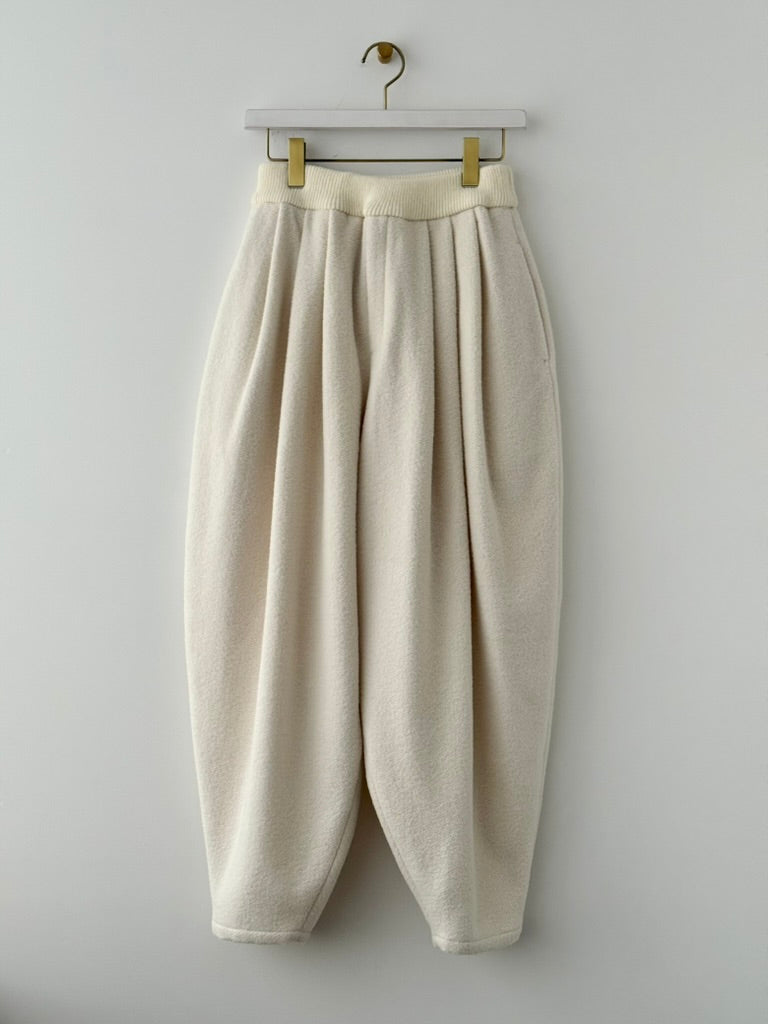 WAIST RIB KNIT TAPERED PANTS　TENNE HANDCRAFTED MODERN パンツ　通販　取扱店