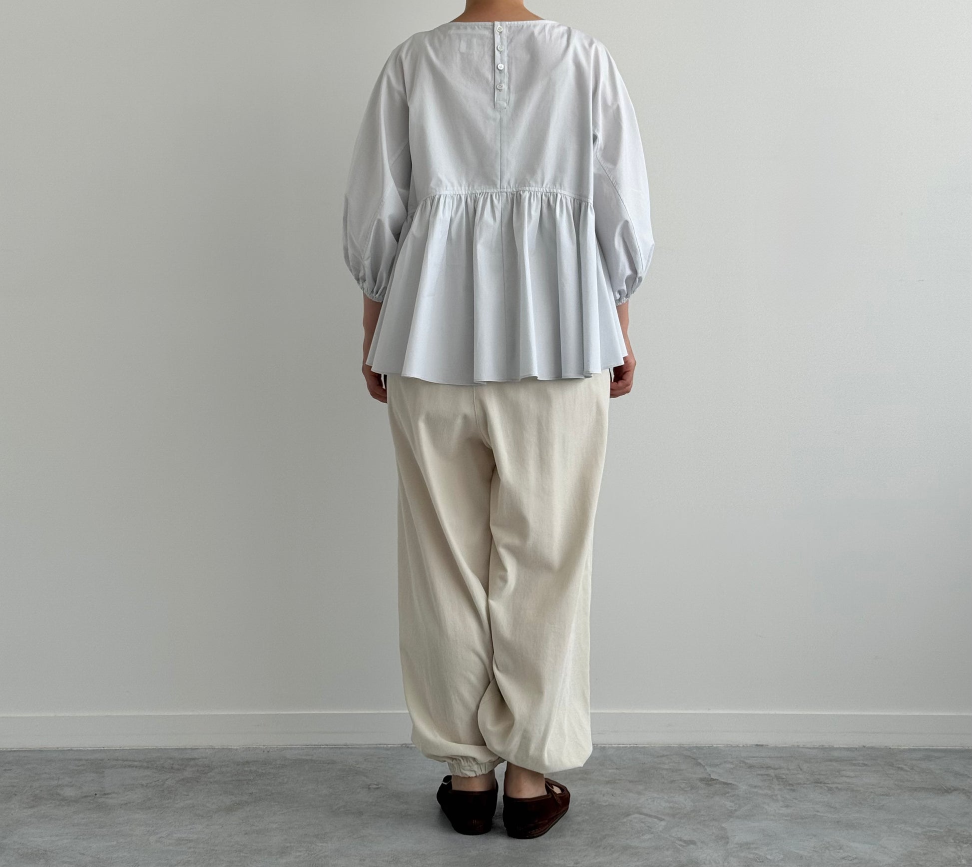 VOLUME SLEEVE GATHER  PULLOVER TENNE HANDCRAFTED MODERN　ブラウス　通販　取扱店