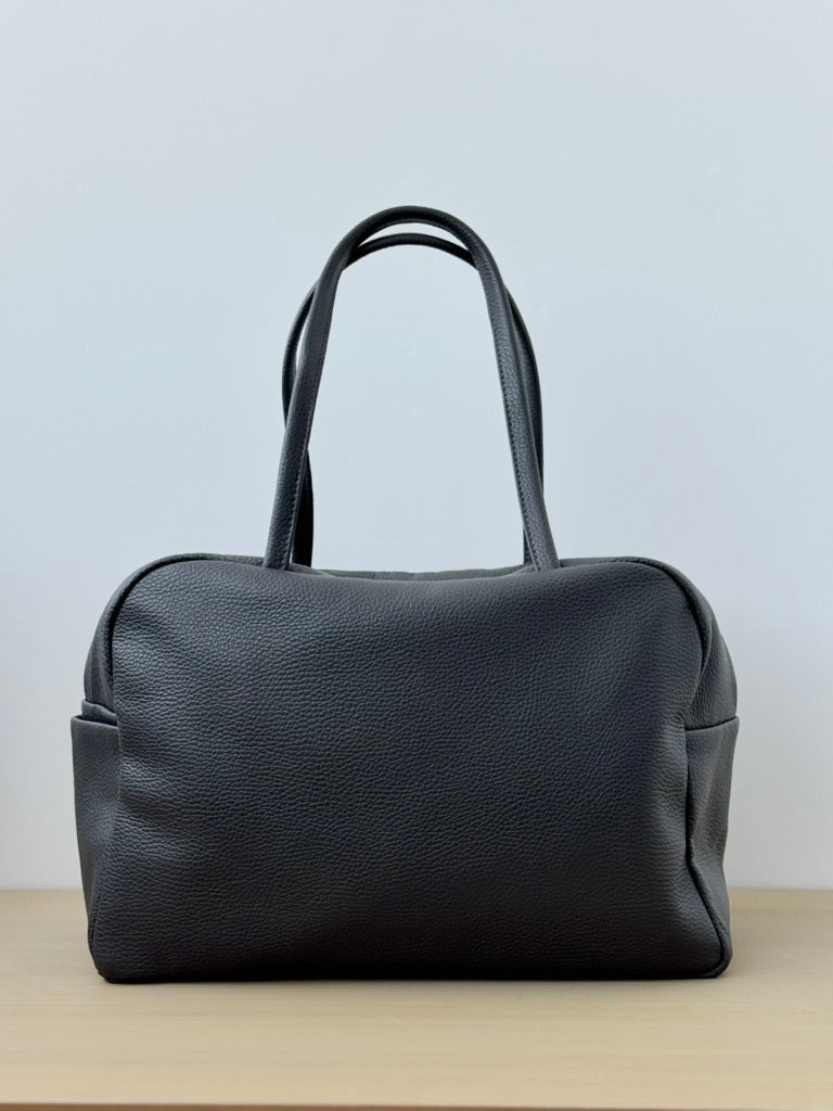 Boston L (シボ / CHARCOAL GRAY)  a(アー）ボストン　通販　取扱店