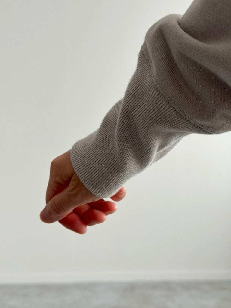 ボタンフロントのスウェット CHEVAL plus　通販　取扱店