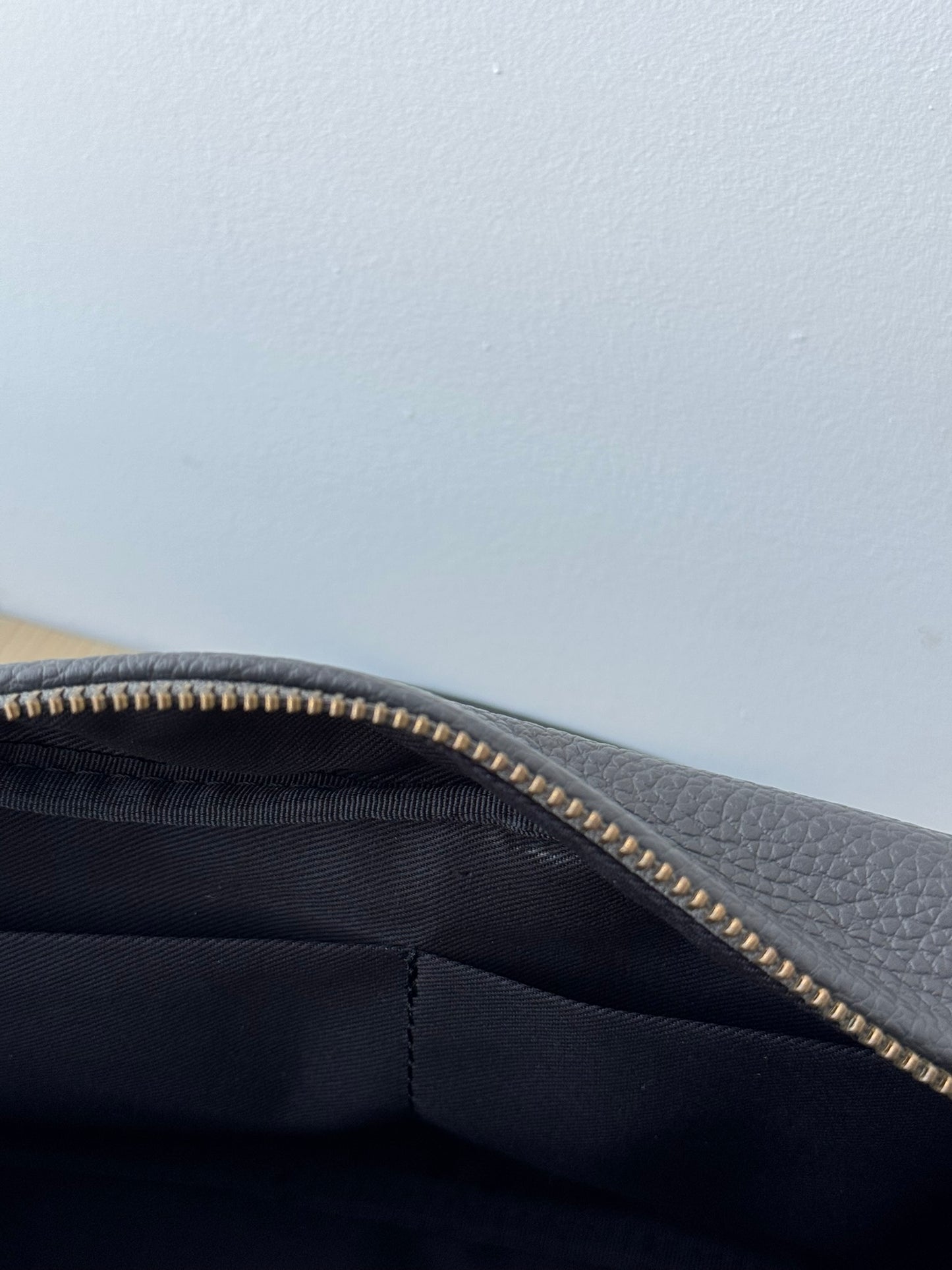 FLUTE BAG (シボ / CHARCOAL GRAY)  a (アー）フルートバッグ　通販　取扱店