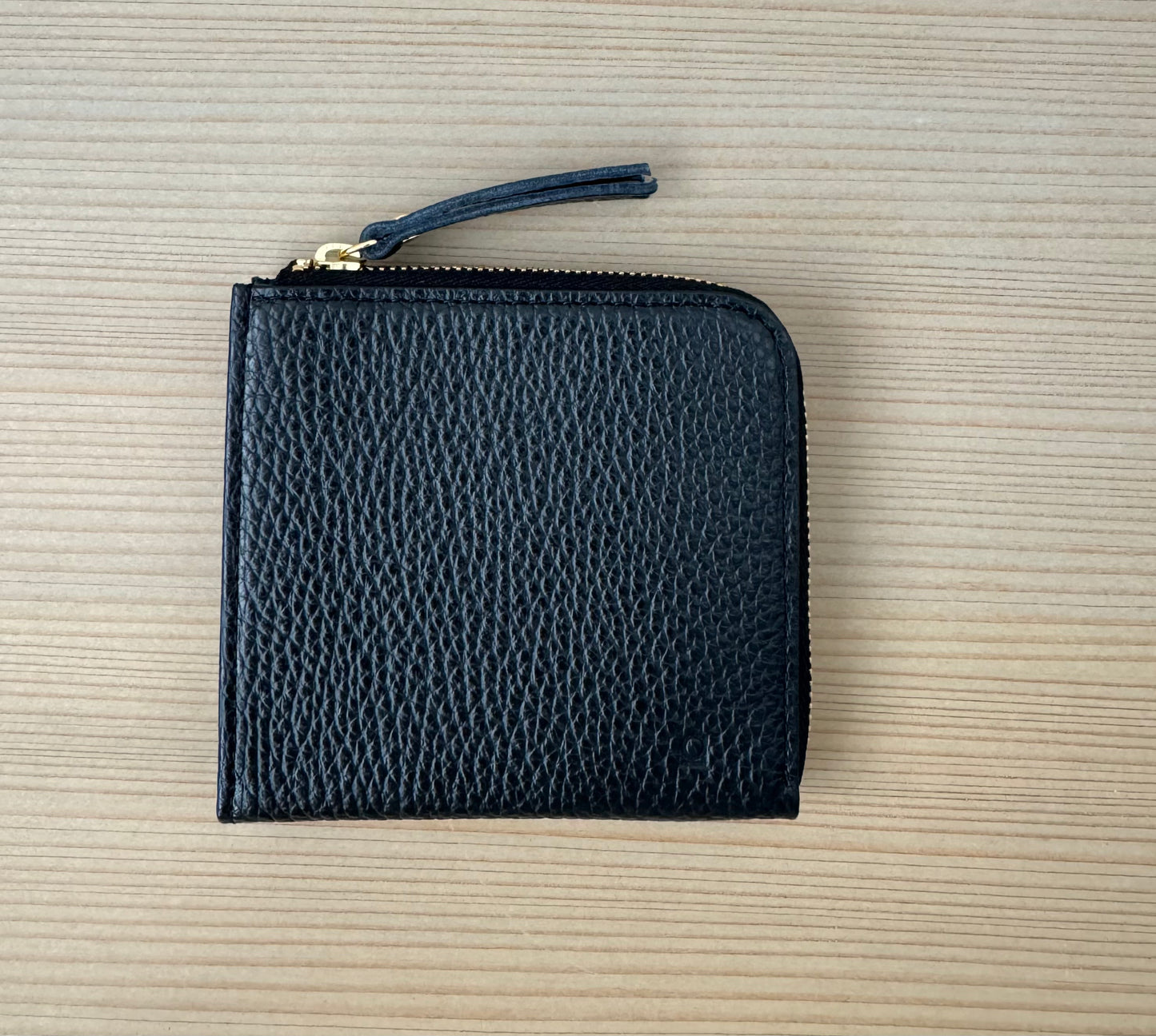 L zip Wallet　a  財布　通販　取扱店