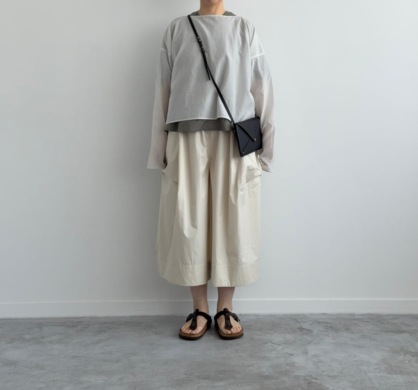 LETTER POCHETTE  レターポシェット　a (アー）通販　取扱店　black　着画