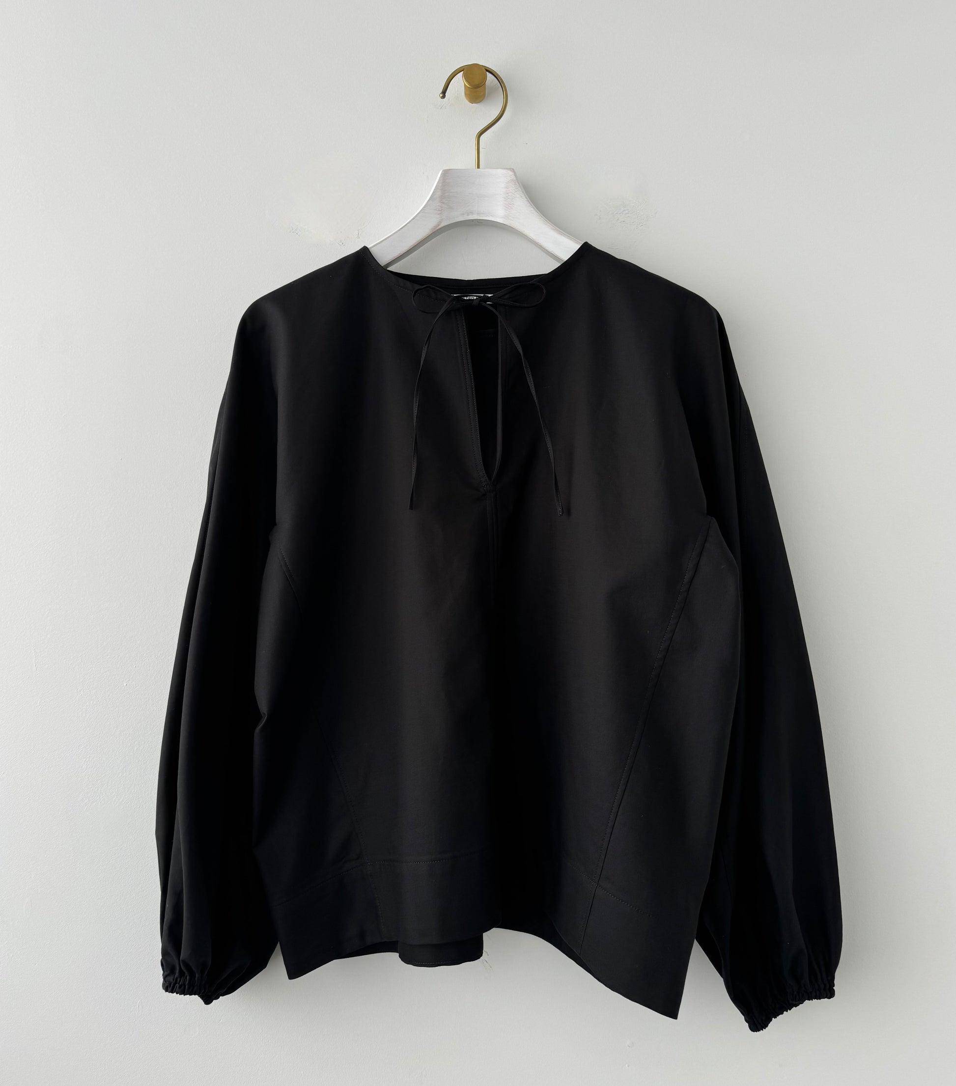 Volume sleeve pull-over (BLACK)　TENNE HANDCRAFTED MODERN ブラウス　通販　取扱店