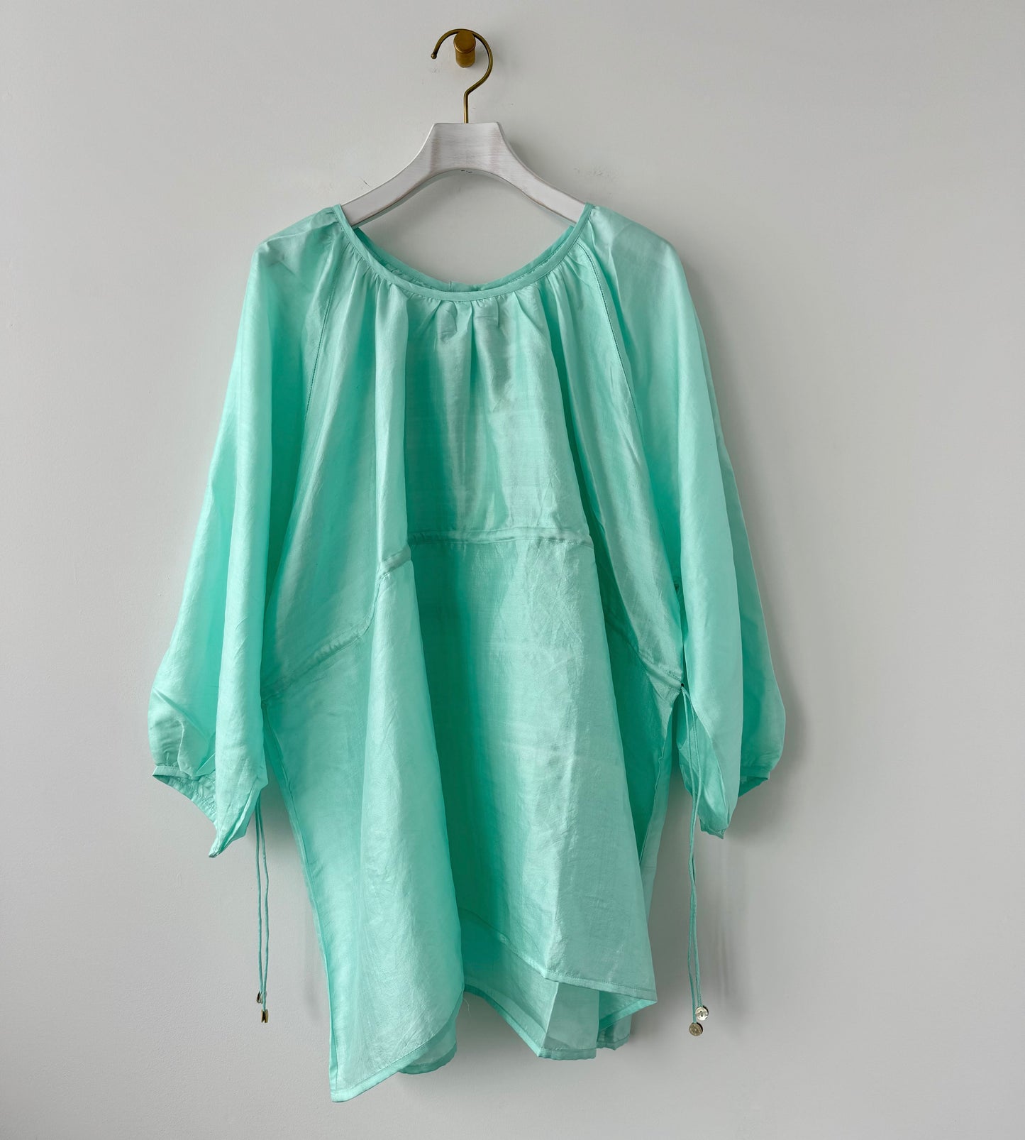 Back Button Blouse　BUNON 　シルクブラウス　通販　取扱店