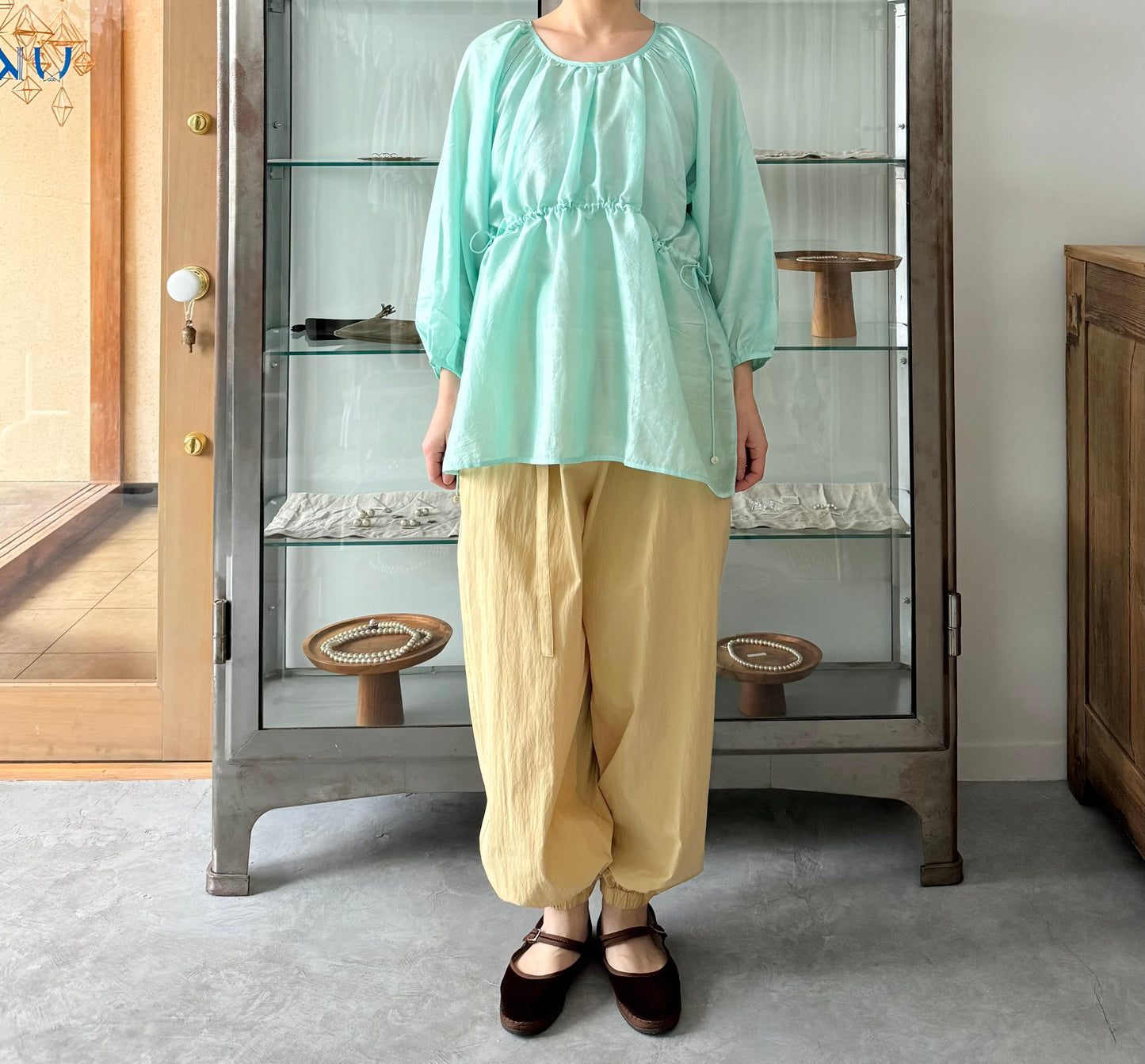 Back Button Blouse　BUNON 　シルクブラウス　通販　取扱店