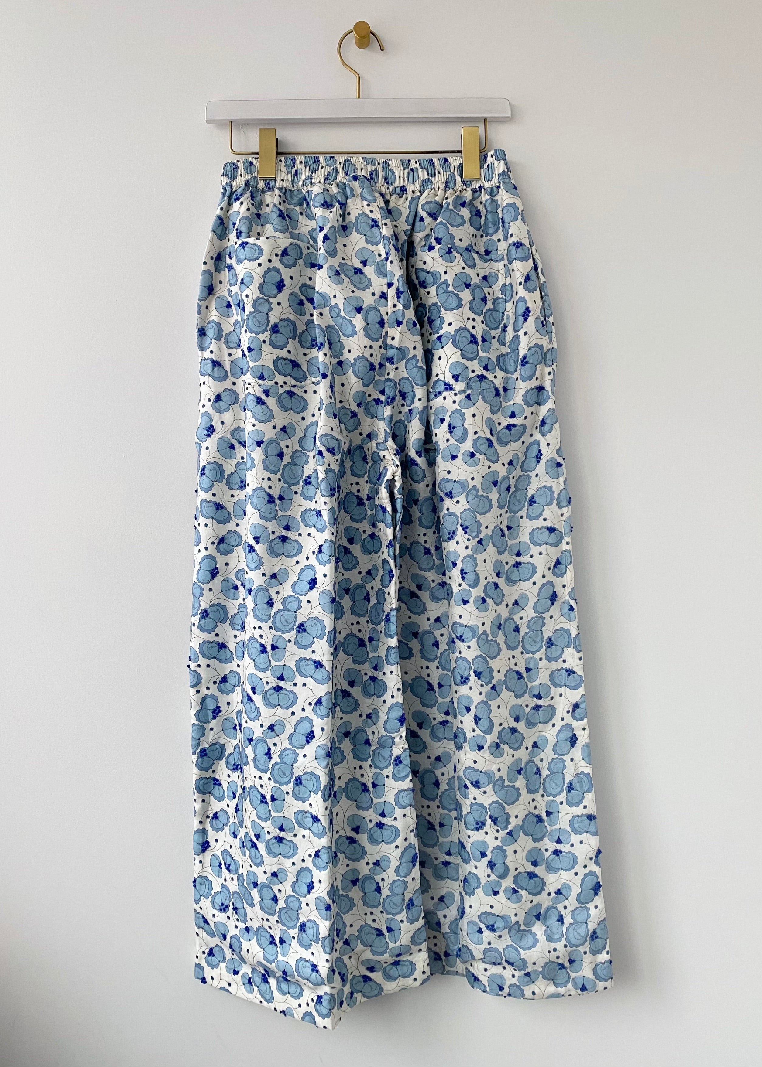 Embroidery Tuck Pants ( White/Blue) BUNON ブノン パンツ 通販 