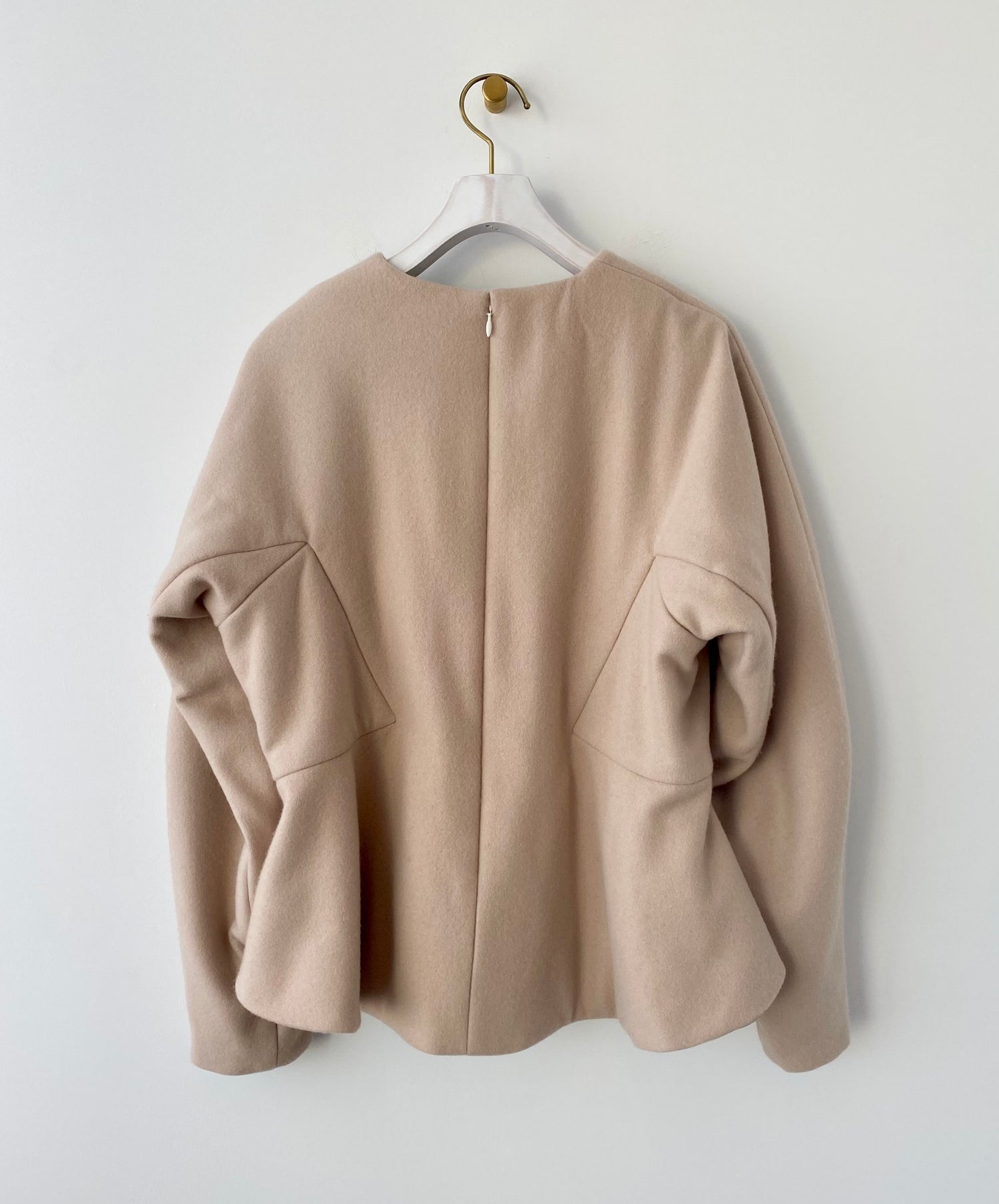 Padded pullover（Beige) TENNE HANDCRAFTED MODERN 通販 – UKÉ_midori